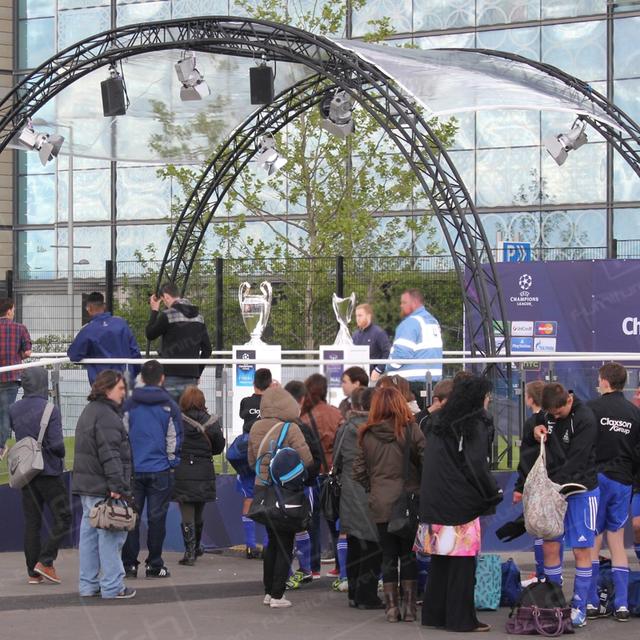 Champions Festival Stratford 2013 https://d1hcs5uofxldvl.cloudfront.net/furniture-hire-uk/article_additional/champ2/champ2.jpg - Crowds gather to take a peek at the cup.