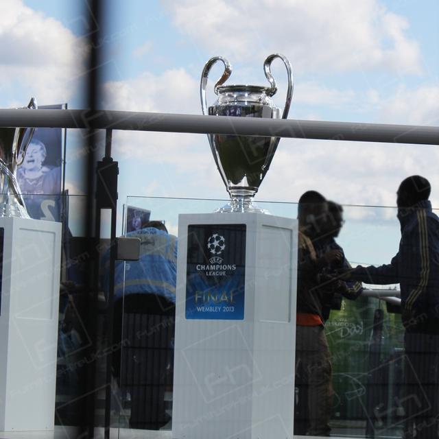 Champions Festival Stratford 2013 https://d1hcs5uofxldvl.cloudfront.net/furniture-hire-uk/article_additional/champ5/champ5.jpg - The all-important cup!