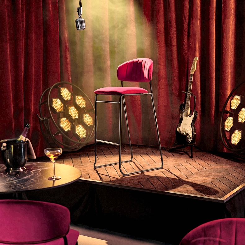 Ski Stool - Green