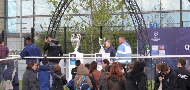 Champions Festival Stratford 2013 https://mill-media.s3.eu-west-2.amazonaws.com/furniture-hire-uk/article_additional/champ2/champ2-740x350.jpg - Crowds gather to take a peek at the cup.